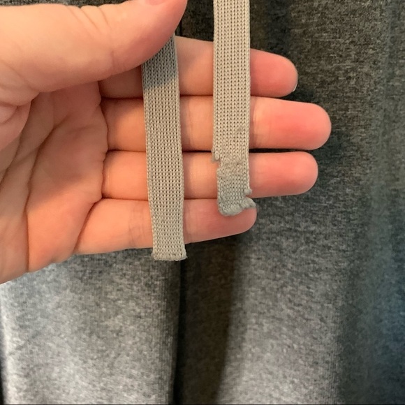 Women’s Under Armour gray athletic drawstring pants size extra small XS - Picture 4 of 6